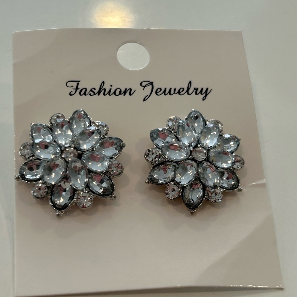 Fashion Jewelry Clear Crystal Floral Stud Earrings